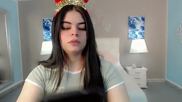 maddissonivanova online show from December 5, 2025, 6:50 pm