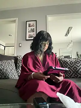 Snapshot of EbonyEmpress chatting on May 22, 2026, 8:40 pm EbonyEmpress online show from May 22, 2026, 8:40 pm