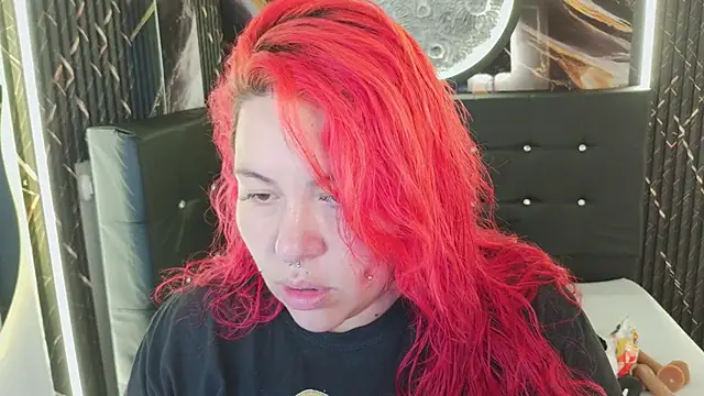 Witch Scarlet online show from April 16, 2026, 2:01 am