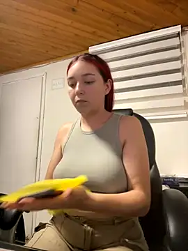 Snapshot of Karen18_boobs chatting on October 3, 2025, 2:15 am Karen18 boobs online show from October 3, 2025, 2:15 am