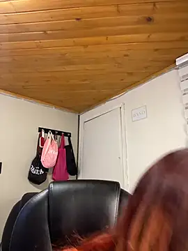 Snapshot of Karen18_boobs chatting on February 27, 2026, 3:40 am Karen18 boobs online show from February 27, 2026, 3:40 am