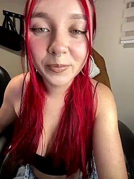 Snapshot of Karen18_boobs chatting on October 5, 2025, 2:13 am Karen18 boobs online show from October 5, 2025, 2:13 am