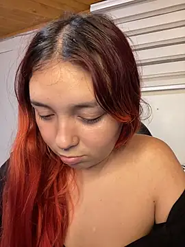 Snapshot of Karen18_boobs chatting on February 21, 2026, 2:02 am Karen18 boobs online show from February 21, 2026, 2:02 am