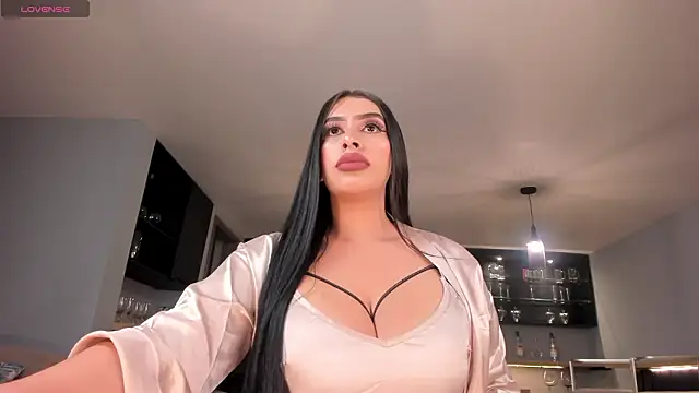 LeahLombardi  online show from March 19, 2026, 3:39 am