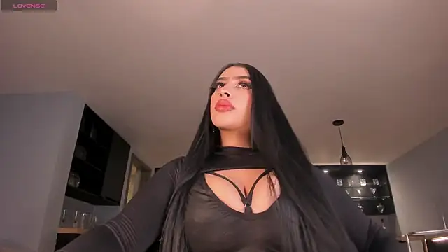 LeahLombardi  online show from December 21, 2025, 5:58 pm