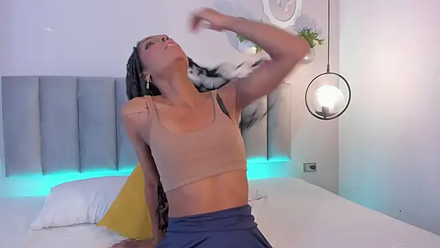 Emely Deluxe online show from December 19, 2025, 11:34 am