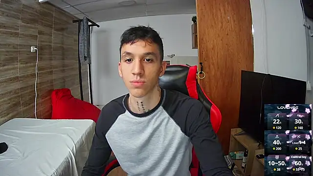 angelicious  online show from November 13, 2025, 8:35 pm