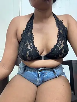 Snapshot of AMELIYAA chatting on April 26, 2026, 8:06 pm AMELIYAA online show from April 26, 2026, 8:06 pm