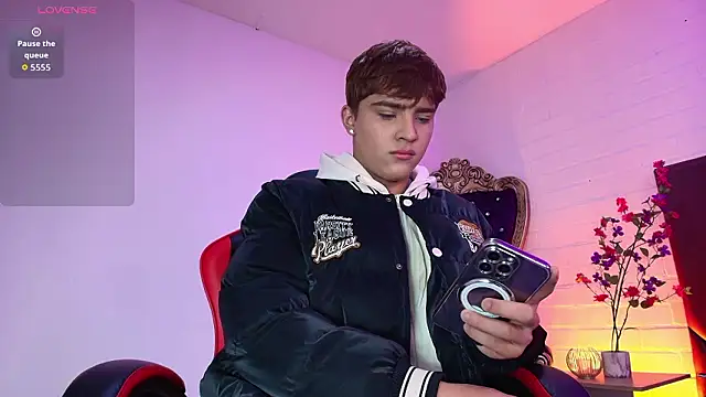 Lucass love online show from March 25, 2026, 12:59 pm