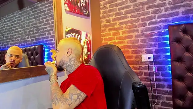 VinzenzRizzo online show from December 17, 2025, 4:28 am