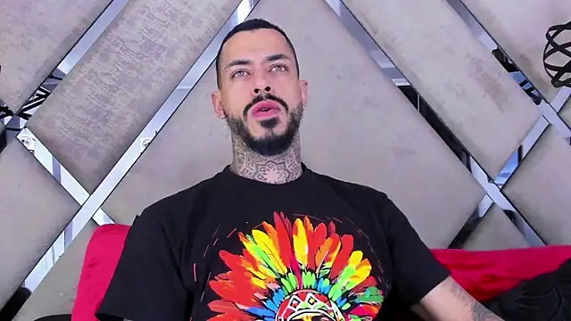 VinzenzRizzo online show from February 5, 2026, 4:19 am