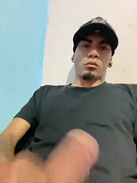 Snapshot of Ricardo2334 chatting on February 25, 2026, 2:39 pm Ricardo2334 online show from February 25, 2026, 2:39 pm