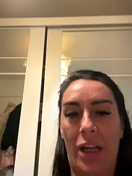 Islaymae gilf online show from September 13, 2025, 6:19 pm