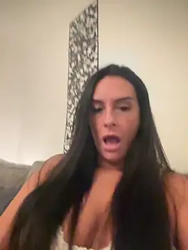 Islaymae gilf online show from September 19, 2025, 10:25 pm