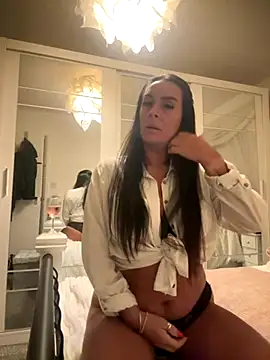 Islaymae gilf online show from October 4, 2025, 7:04 pm