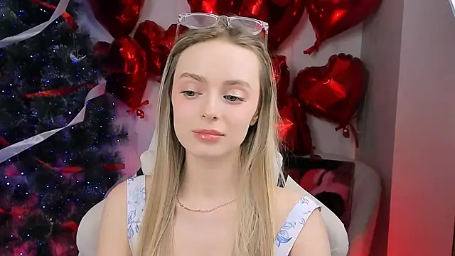 JuliaBrewwer online show from March 17, 2026, 3:15 pm