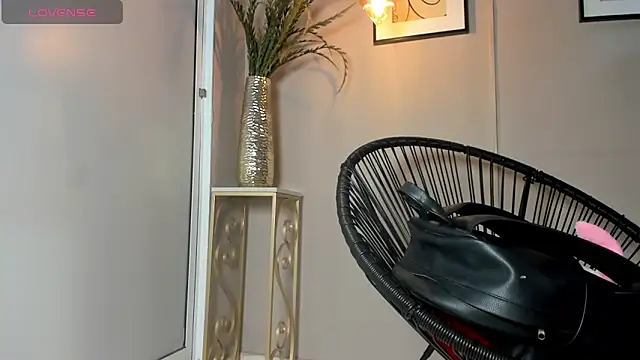 Snapshot of dulce_fiore07 chatting on November 5, 2025, 12:41 pm dulce fiore07 online show from November 5, 2025, 12:41 pm