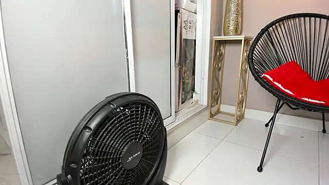 Snapshot of dulce_fiore07 chatting on September 30, 2025, 12:33 pm dulce fiore07 online show from September 30, 2025, 12:33 pm