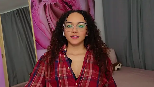 Taylor Tina online show from December 17, 2025, 10:15 pm