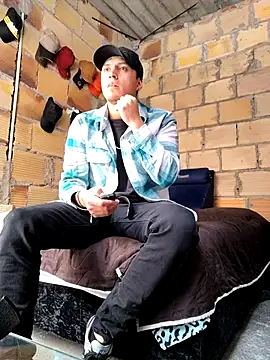 Snapshot of douglaszaens chatting on September 22, 2025, 4:35 pm douglaszaens online show from September 22, 2025, 4:35 pm