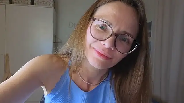 Snapshot of SEA_Dream chatting on May 10, 2026, 5:26 pm SEA Dream online show from May 10, 2026, 5:26 pm