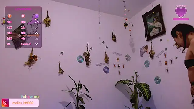 Nocturnawitch online show from April 22, 2026, 1:01 am