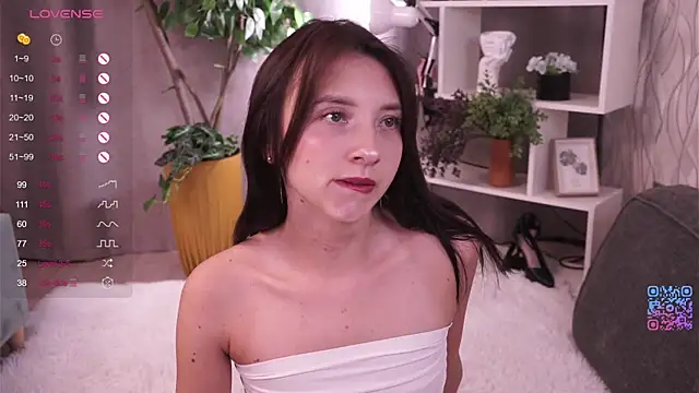 Snapshot of DaisyBlaze chatting on October 4, 2025, 4:30 pm DaisyBlaze online show from October 4, 2025, 4:30 pm
