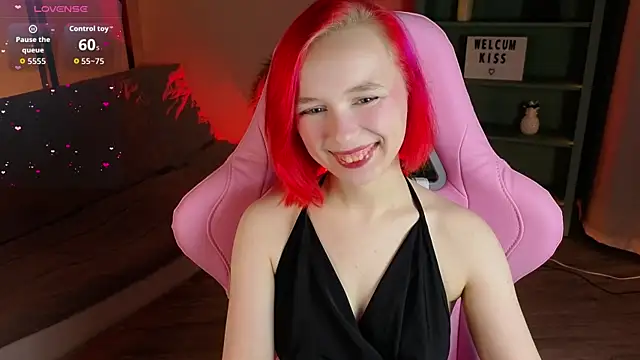 Snapshot of NaomiYoru chatting on November 26, 2025, 8:31 pm NaomiYoru online show from November 26, 2025, 8:31 pm