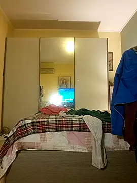 KalendaXL online show from December 3, 2025, 6:29 pm