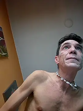 KalendaXL online show from November 8, 2025, 8:56 pm