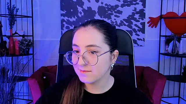 VirtuallVoyant online show from September 24, 2025, 4:19 am