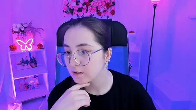 VirtuallVoyant online show from October 20, 2025, 7:20 am