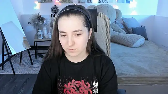 VirtuallVoyant online show from March 7, 2026, 1:23 am