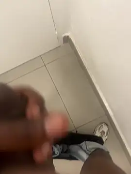 kamo012000 online show from November 12, 2025, 2:21 pm