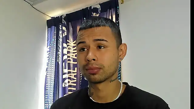 Snapshot of _Logan_Colton_ chatting on November 20, 2025, 5:57 pm Logan Colton online show from November 20, 2025, 5:57 pm