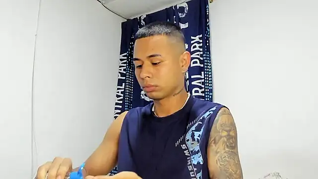 Snapshot of _Logan_Colton_ chatting on January 11, 2026, 12:06 am Logan Colton online show from January 11, 2026, 12:06 am