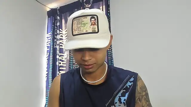 Snapshot of _Logan_Colton_ chatting on October 17, 2025, 8:21 pm Logan Colton online show from October 17, 2025, 8:21 pm