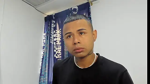 Snapshot of _Logan_Colton_ chatting on November 14, 2025, 8:23 pm Logan Colton online show from November 14, 2025, 8:23 pm