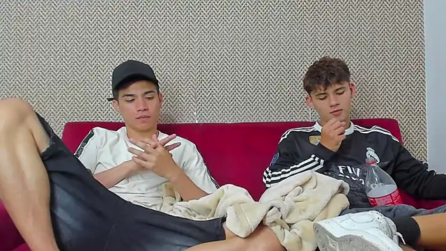 willy sexxx18 online show from February 6, 2026, 7:32 pm