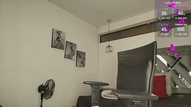 Rossi ss1 online show from December 18, 2025, 3:44 am