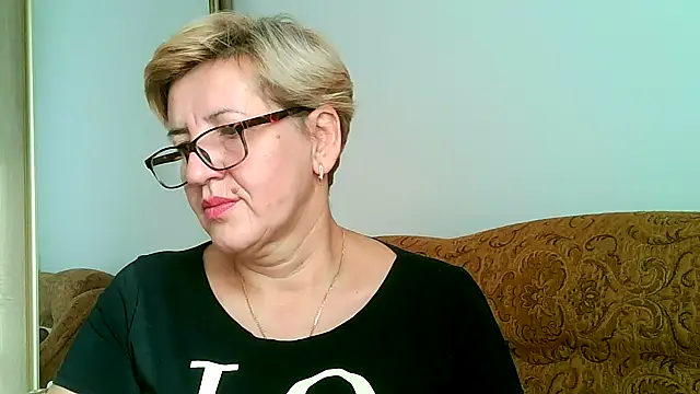 Dana4921 online show from October 6, 2025, 2:29 pm