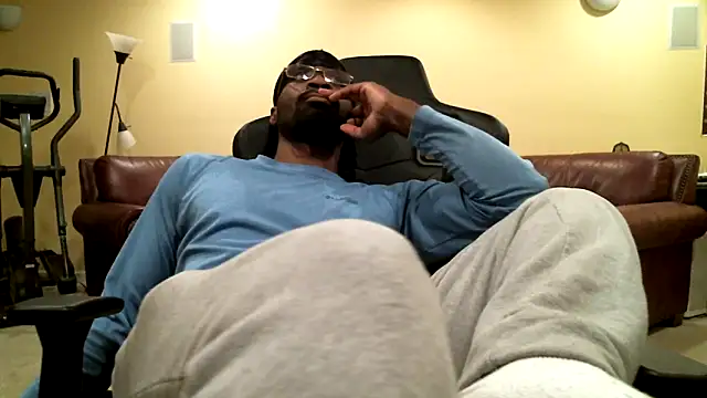 Snapshot of james421__ chatting on June 1, 2026, 2:23 am james421 online show from June 1, 2026, 2:23 am