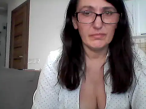 Elena48324 online show from May 28, 2026, 5:08 pm
