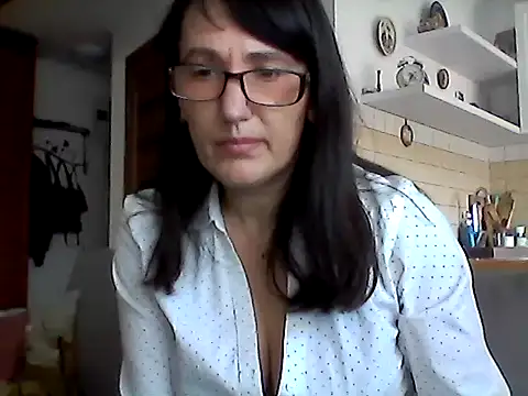 Elena48324 online show from April 25, 2026, 1:41 pm