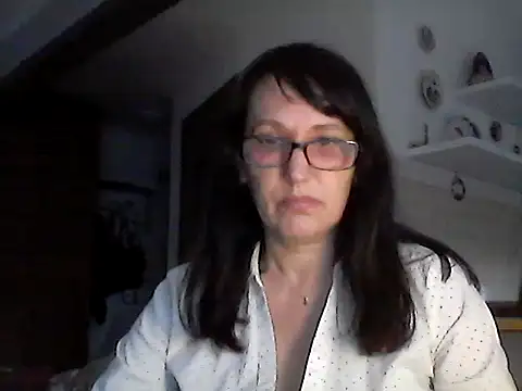 Elena48324 online show from April 24, 2026, 5:26 pm