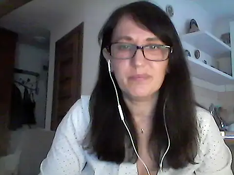 Elena48324 online show from June 3, 2026, 5:28 pm