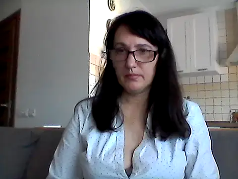 Elena48324 online show from May 17, 2026, 6:24 am