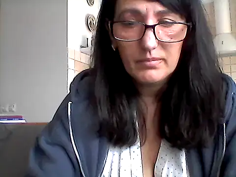 Elena48324 online show from April 13, 2026, 10:41 am