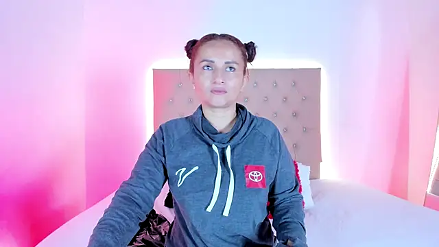 Zafiro  Brown online show from October 25, 2025, 11:42 am