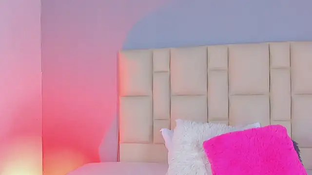 Zafiro  Brown online show from December 21, 2025, 11:56 am